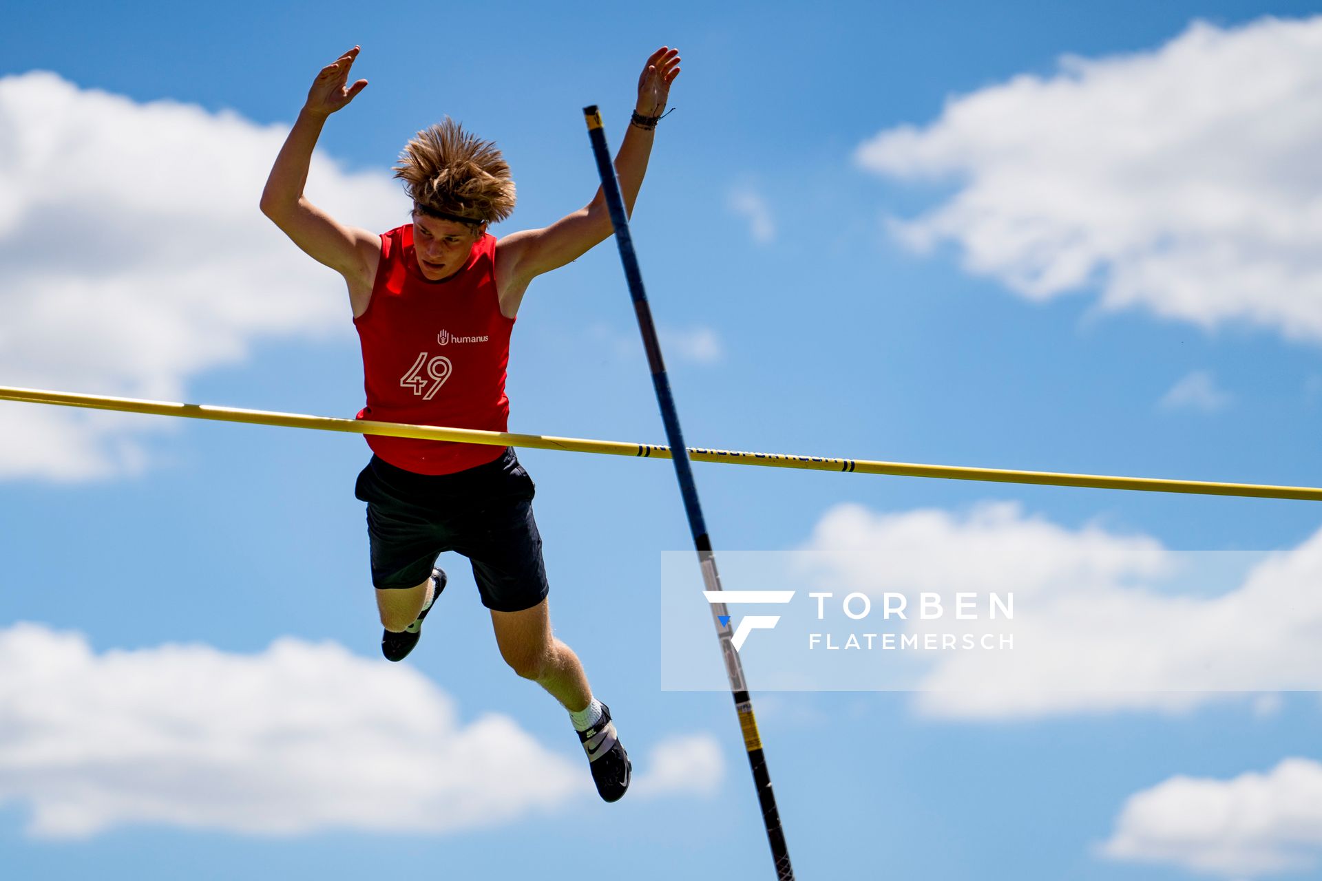 Janik Meyer (MTV 49 Holzminden) im Stabhochsprung am 02.07.2022 waehrend den NLV+BLV Leichtathletik-Landesmeisterschaften im Jahnstadion in Goettingen (Tag 1)